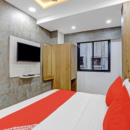 Hotel O R S Palace 阿穆达巴 外观 照片